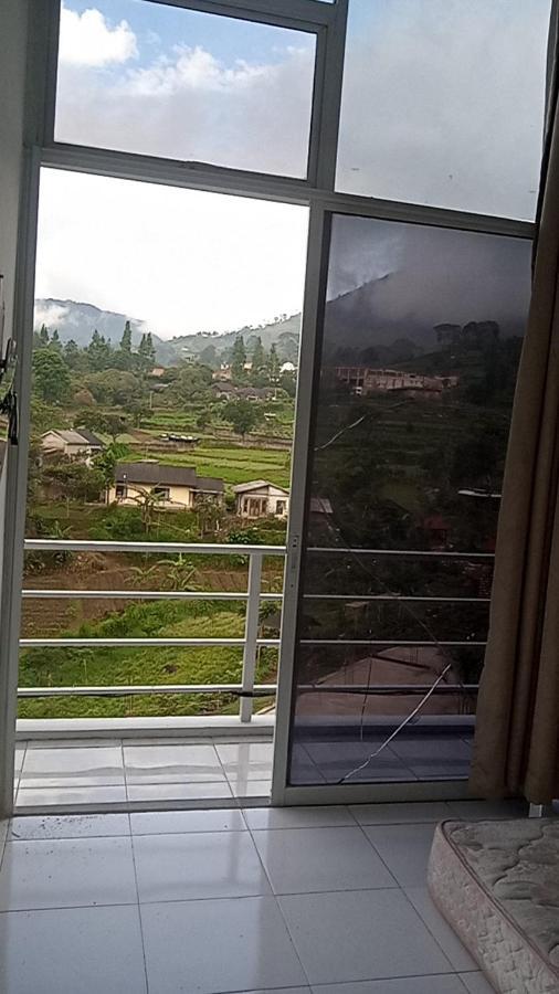 Villa Kaca 88 Cianjur Kültér fotó